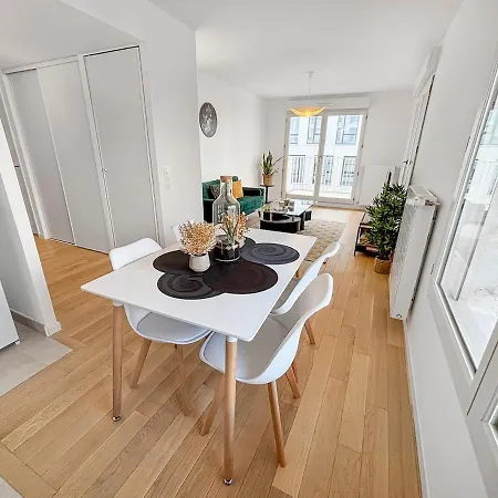 Appartement Balcon Ensoleillé, Design Moderne *