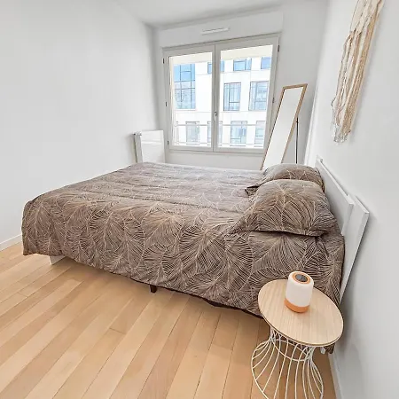 Balcon Ensoleillé, Design Moderne Châtenay