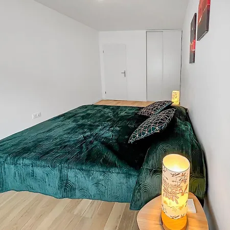Balcon Ensoleille, Design Moderne Apartment