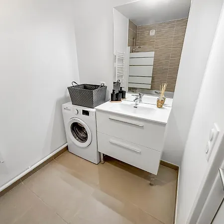Appartement Balcon Ensoleillé, Design Moderne *