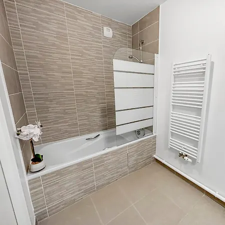 Appartement Balcon Ensoleillé, Design Moderne Châtenay